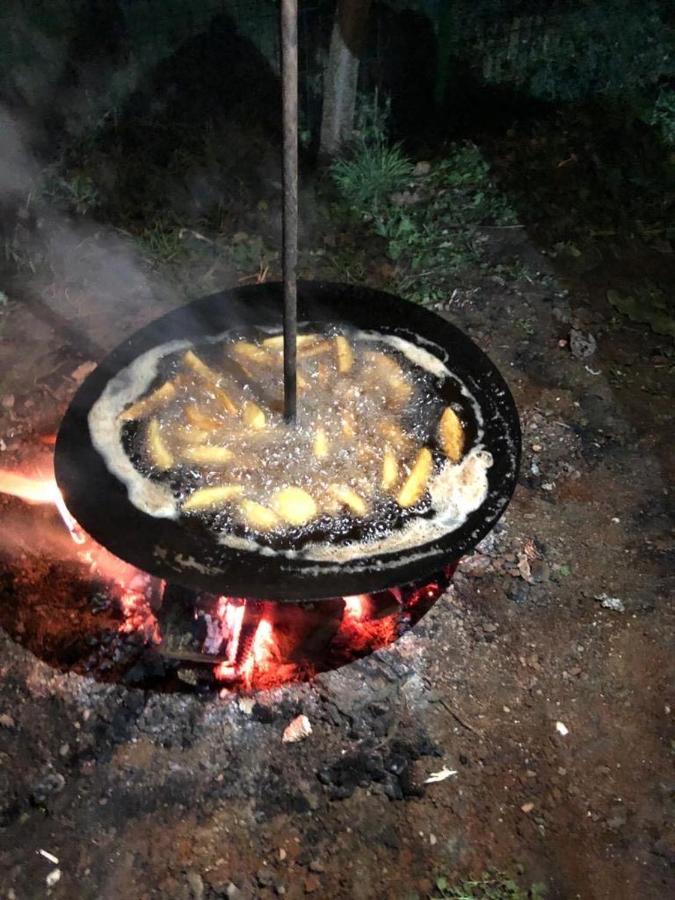 Pensiunea La Buru Caraciu Εξωτερικό φωτογραφία