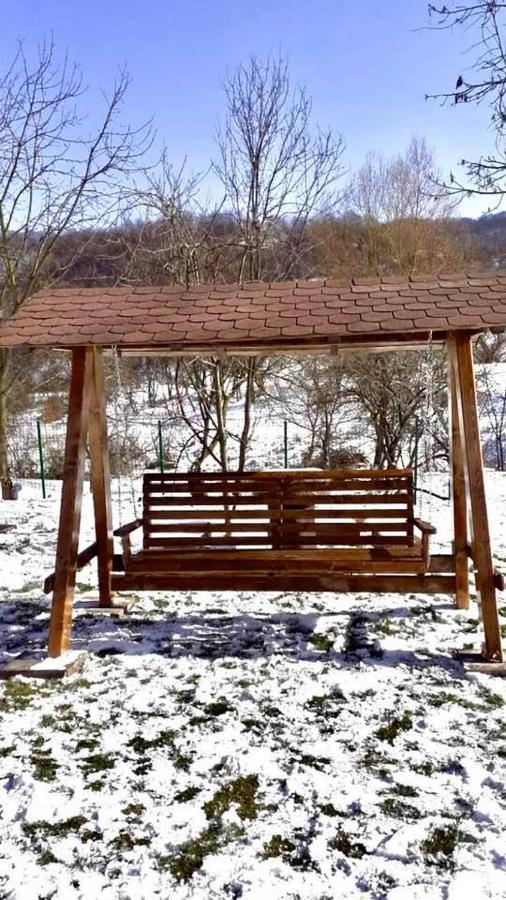 Pensiunea La Buru Caraciu Εξωτερικό φωτογραφία
