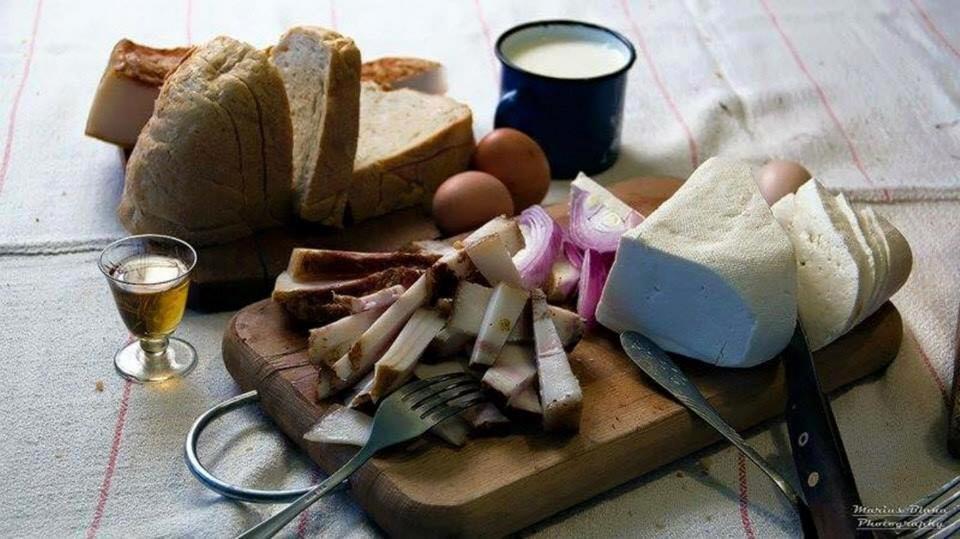 Pensiunea La Buru Caraciu Εξωτερικό φωτογραφία