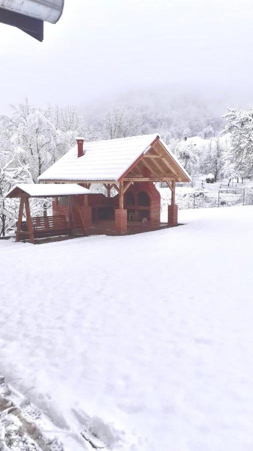 Pensiunea La Buru Caraciu Εξωτερικό φωτογραφία